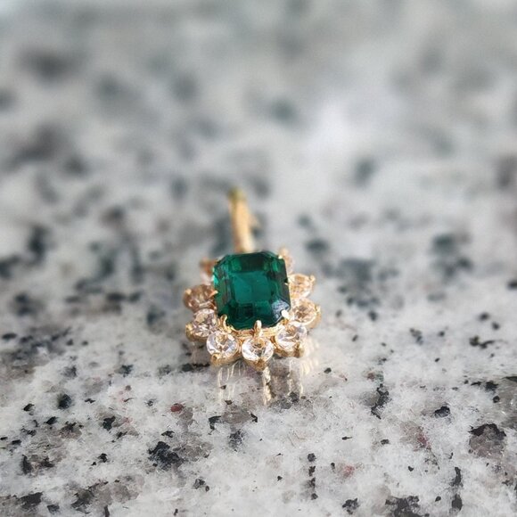 Gold Emerald & CZ Pendant-Needs Clasp Repair-Excellent-Pre-Loved Condition - Picture 4 of 10